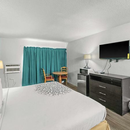 Executive Inn Rusk Ngoại thất bức ảnh