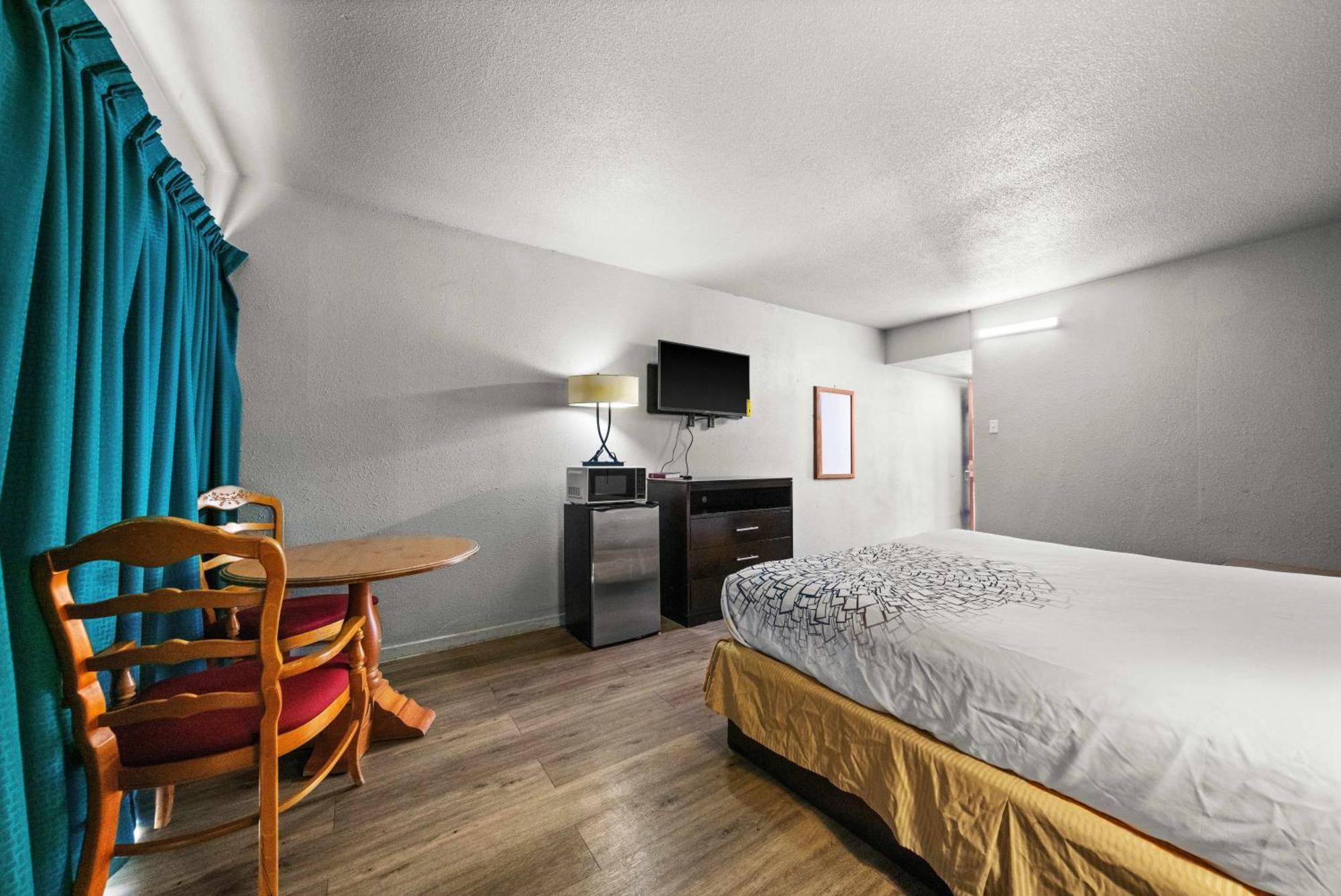 Executive Inn Rusk Ngoại thất bức ảnh